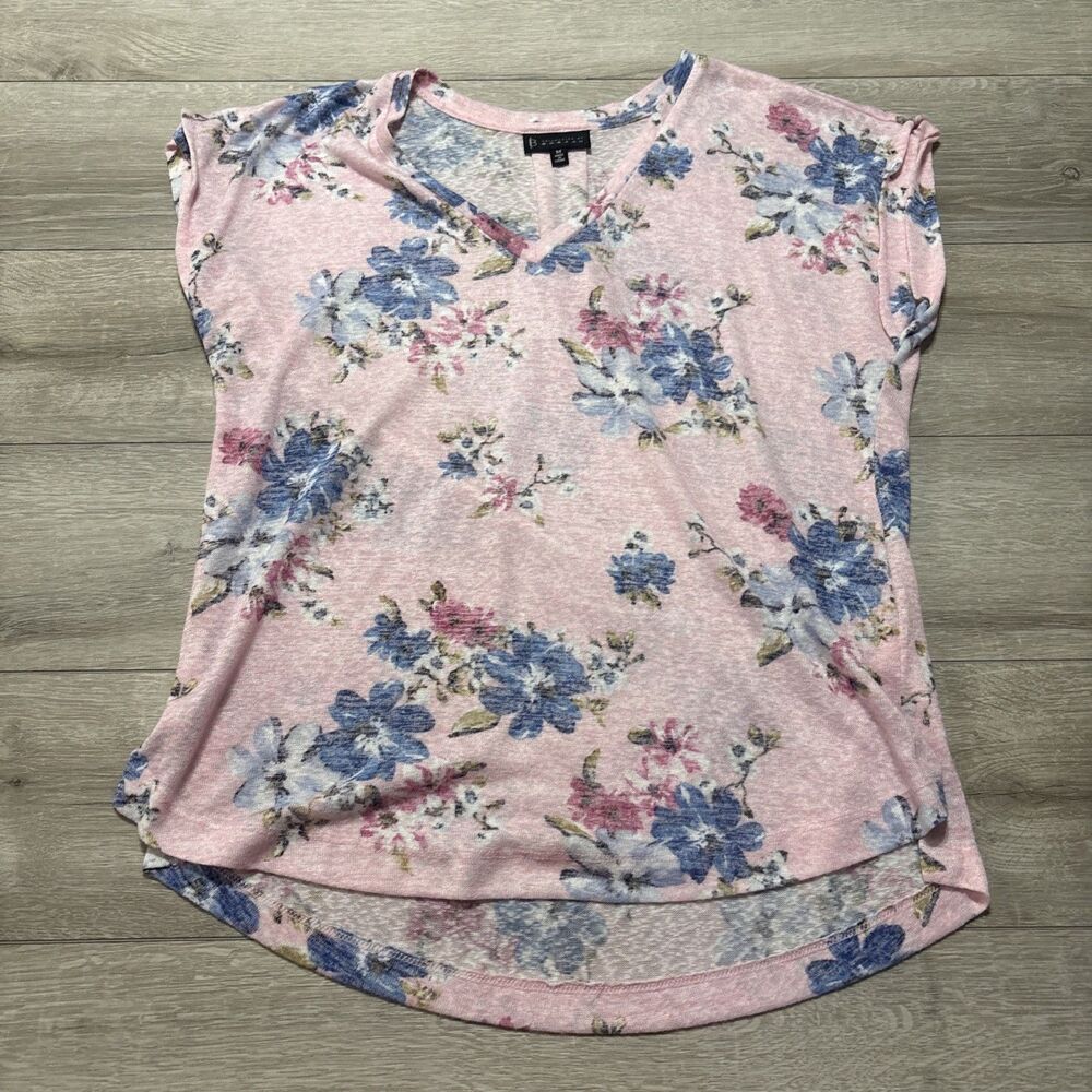 Bobeau Women’s Medium Pink Floral V Neck Short Sleeve Hi Low Knit Top M